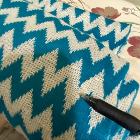 Jeongsook Oh Chevron Beige and Teal Soft Warm Infinity Snood Scarf - Picture 7 of 7